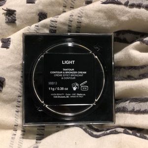 HUDA BEAUTY Makeup - HudaBeauty Tantour Contour and Bronzer Cream HUDA BEAUTY Makeup - HudaBeauty Tantour Contour and Bronzer Cream